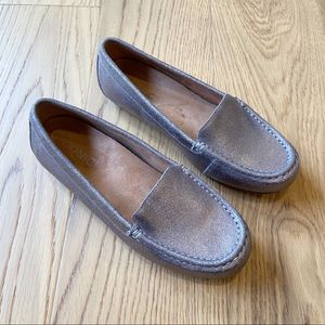 Vionic Debbie Metallic Pewter slip on loafers Womens Size 7.5 Silver WIDE